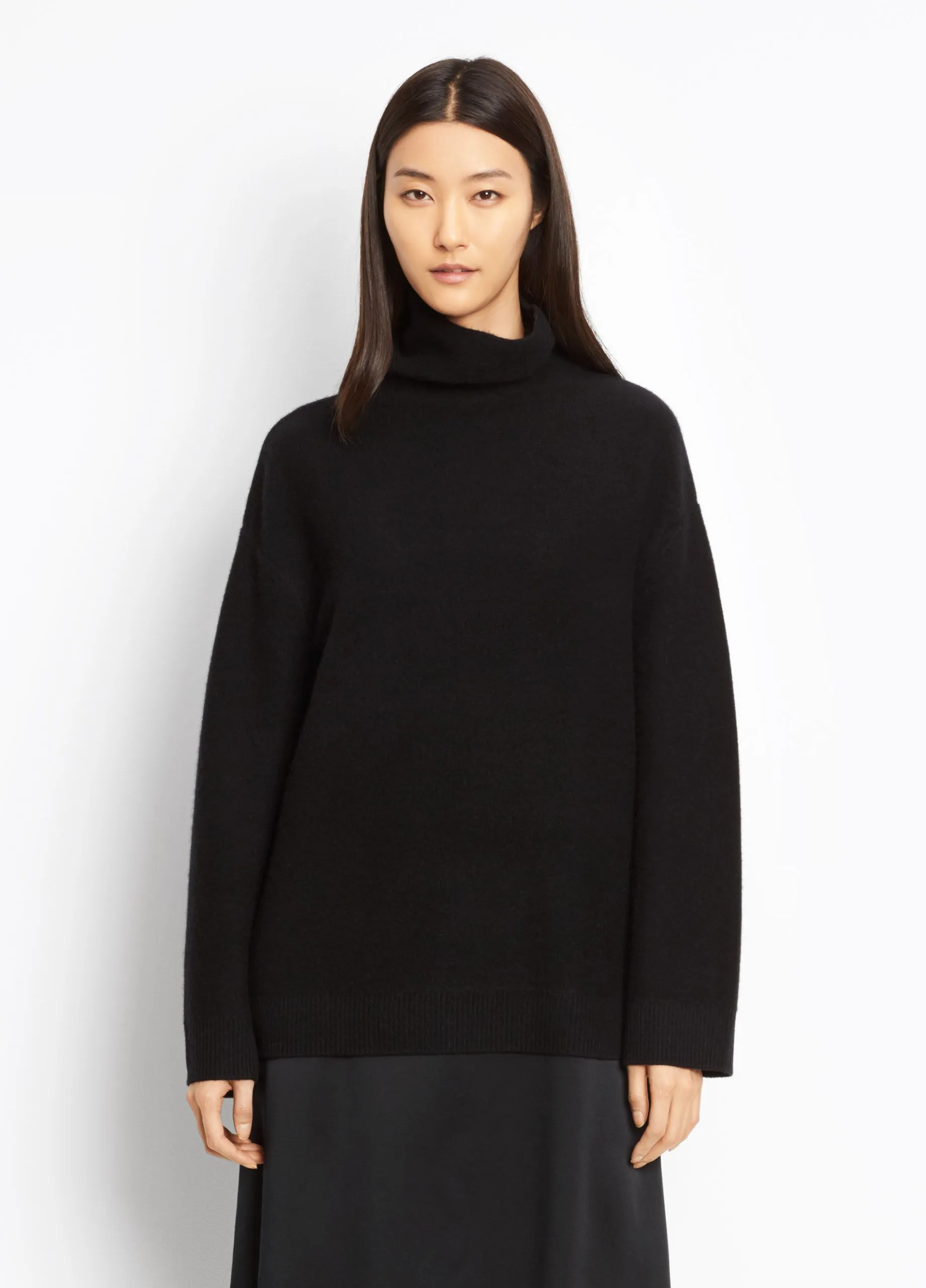 Vince - Cashmere Boxy Turtleneck